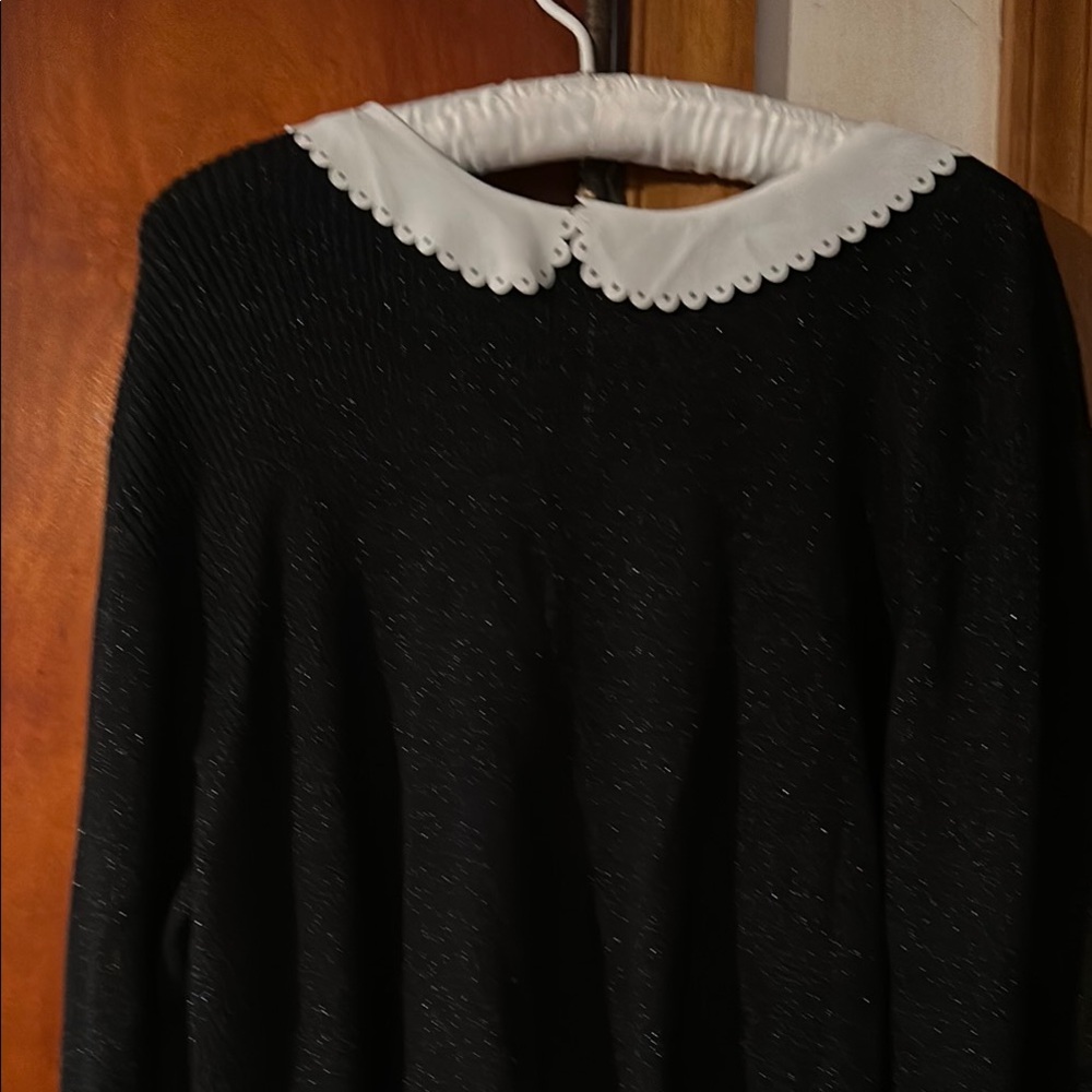 Elle Black Sweater with White Collar